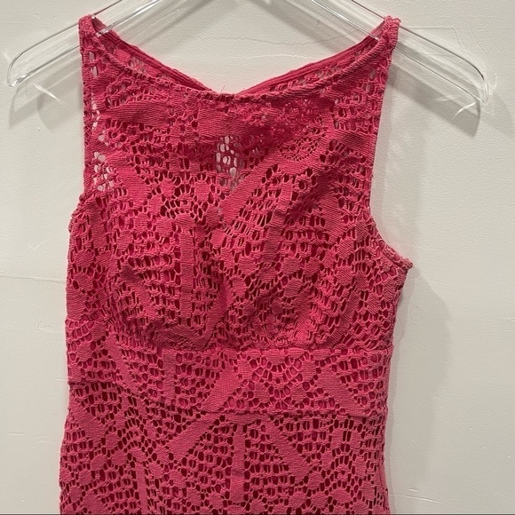 Trina Turk Sleeveless Sheath Dress Pink Crochet Lace 4 - Picture 3 of 7